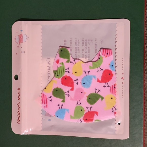 Children's re Usable face mask new in package never opened - Picture 13 of 16